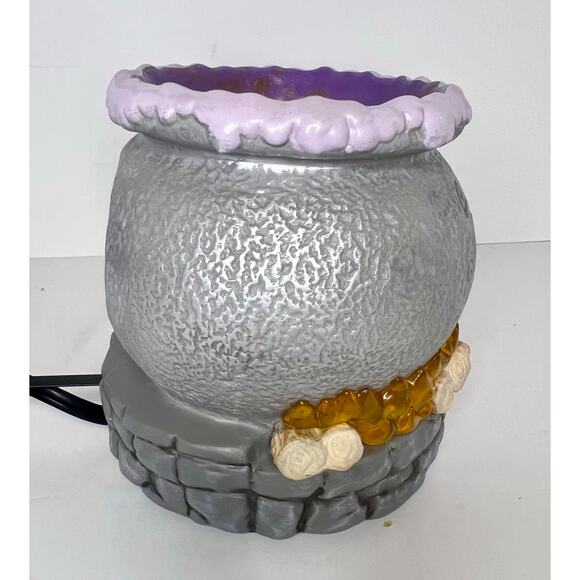 Retired Scentsy Disney Hocus Pocus wax warmer - Picture 5 of 7